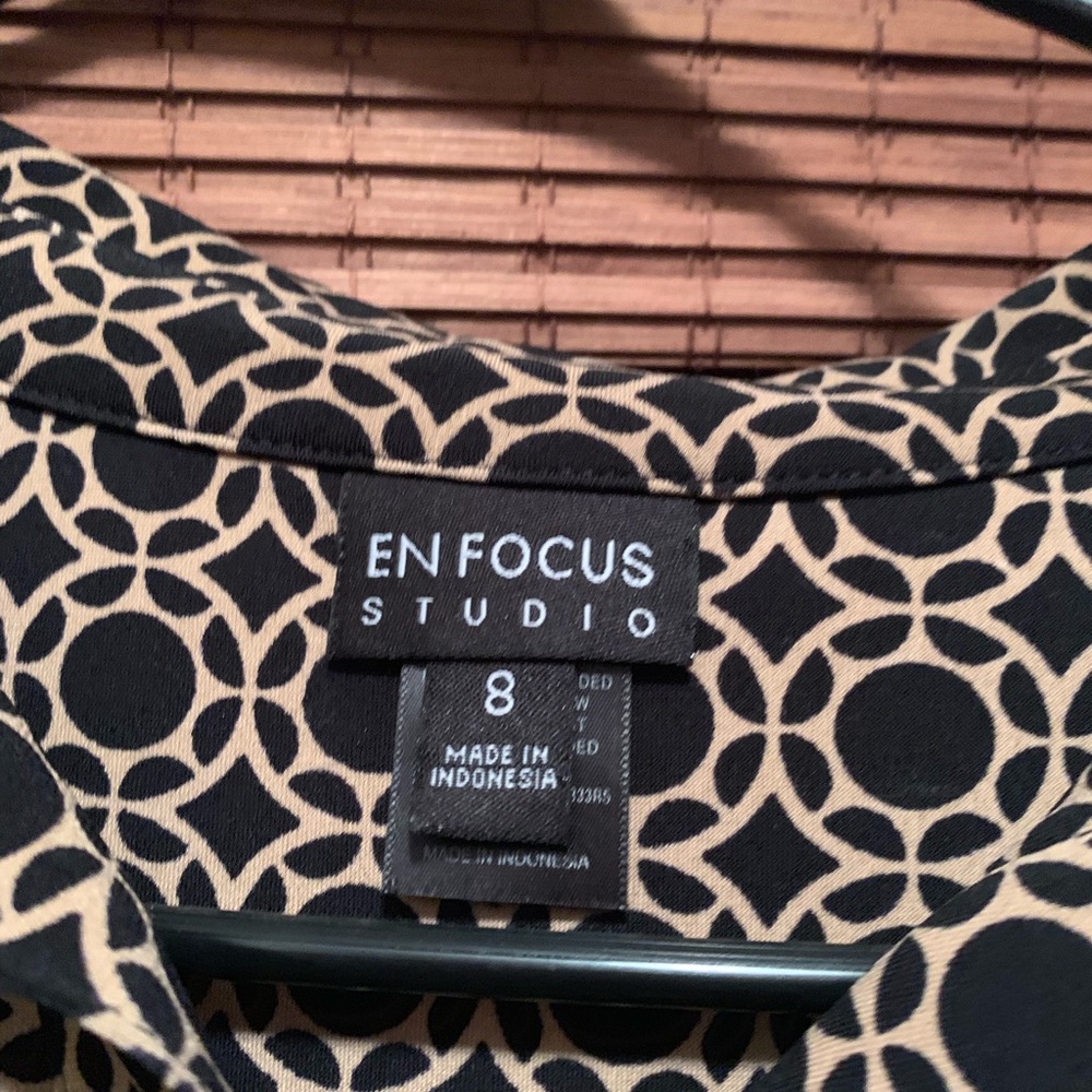 Enfocus Studio.. Beautiful Size 8 Dress with belt
